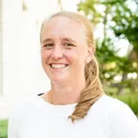 Alix Cook headshot